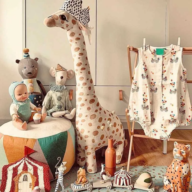 67 cm Creative Cute Duża Symulacja Giraffe Doll Pluszowa Zabawka Sleeping Pillow Can Room Decoration Prezent urodzinowy dla dzieci 210728