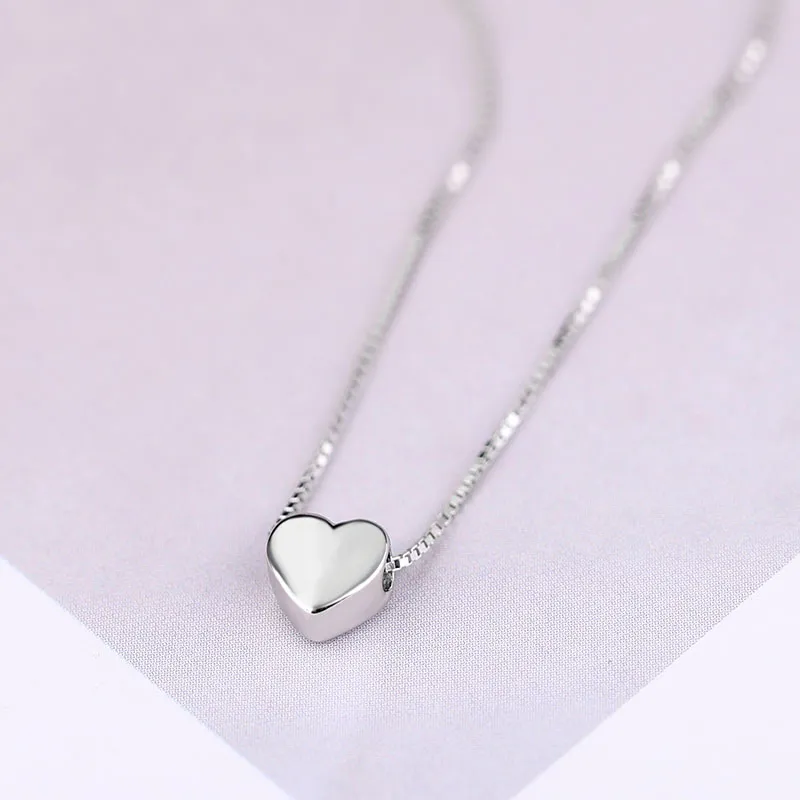 Mode minimalistisk slät hjärtformad hängande halsband Silverfärg Söt charm halsband för kvinnor s-n591