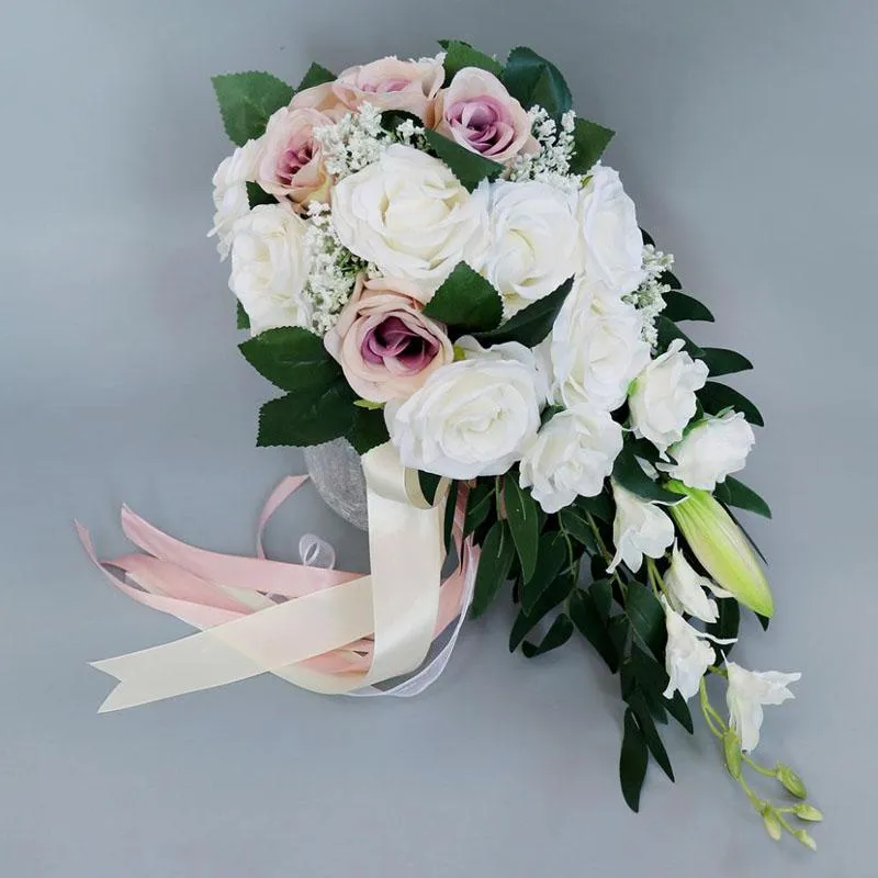Bröllopsblommor brud bukett handbundet blommor dekoration semesterfest levererar europeisk schäslong longue rosor198p