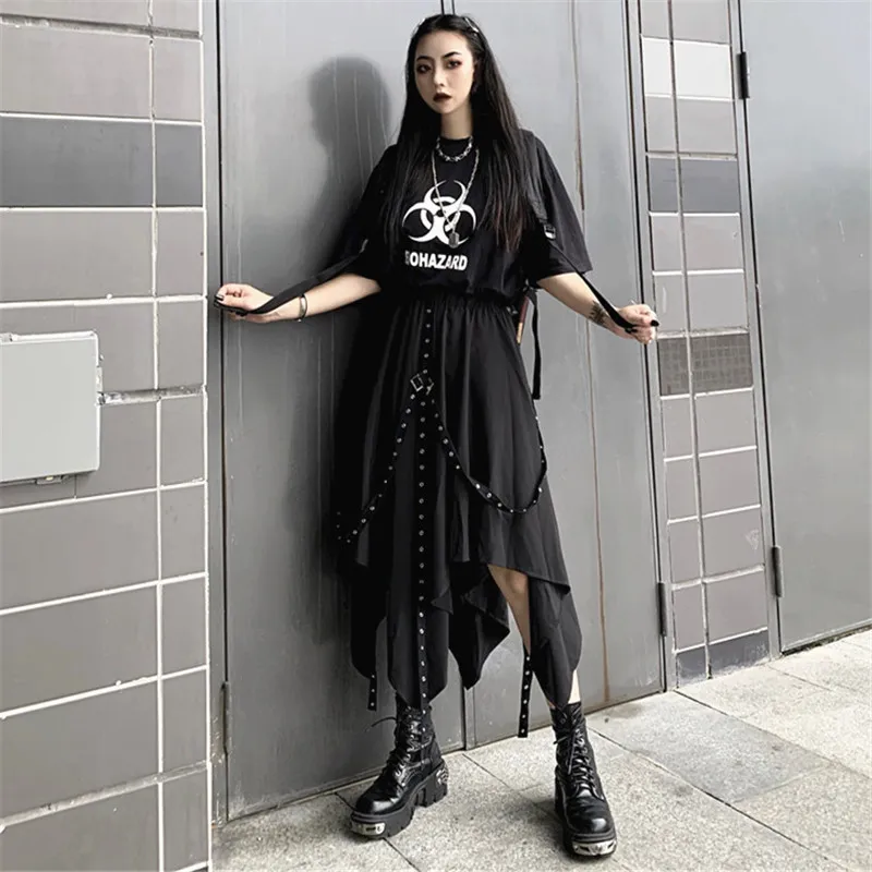 Gothic Black Harajuku High Waist Midi Skirt Women Punk Hip Hop Ribbon Buckle Irregular Long Skirts Streetwear pleated skirt 210412