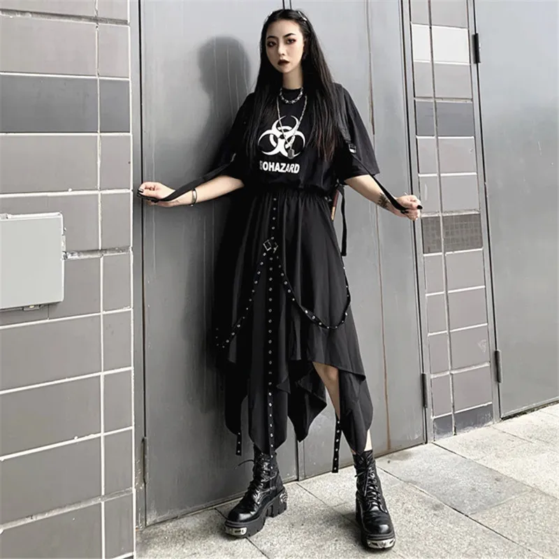 Gothic Schwarz Harajuku Hohe Taille Midi Rock Frauen Punk Hip Hop Band Schnalle Unregelmäßige Lange Röcke Streetwear Falten Rock 210412