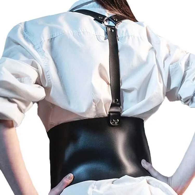 Fashion Leather Women Chest Harness Belt Goth Bra sele Rem Suspender Punk Corset Wide Midjebälten Femme Body Belt Q06257688612
