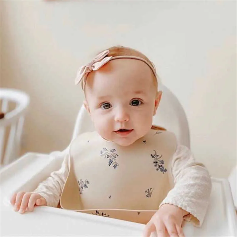 Baby Silicone Bib Cereja Dos Desenhos Animados Impermeável Impermeável Criança Alimentação Moda Moda Flor Impressão All Accessorie 210619