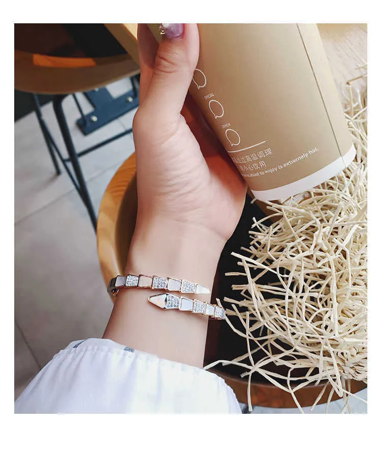 Bracelets for Women Shell Inlaid with Zircon Snake Bone Lattice Stainless Steel Open Rose Gold Bangles Femme Trend Fashion Q0717