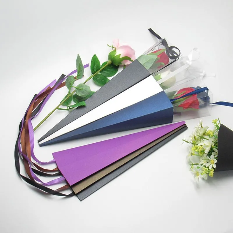 Confezione regalo Fiore singolo Scatola di rose PVC Triangolare Bouquet Carta da imballaggio Sacchetti di plastica Scatole Custodie fiori Regali Packaging231u