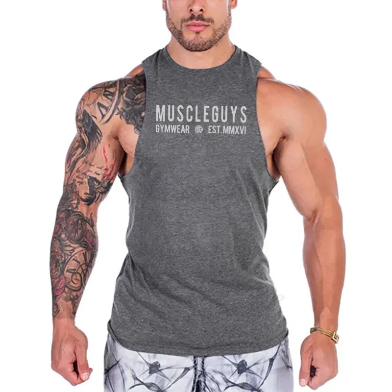 Verão Moda Muscleguys Gymwear Marca Bodybuilding Stringer Tanque Homens Sportswear Fitness Homens sem mangas M-XXL 210421