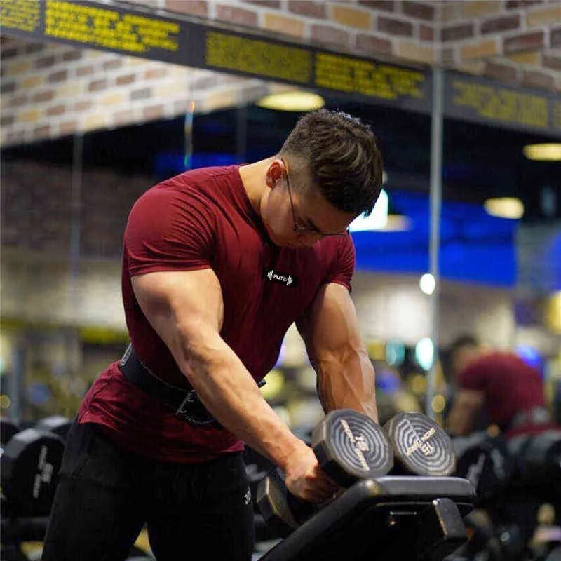 2019 Marke Männer T-shirt Bodybuilding Fitness Herren Tops Baumwolle Freizeit Turnhallen Singuletts Baumwolle Kurzarm enge Mode T-Shirt G1222