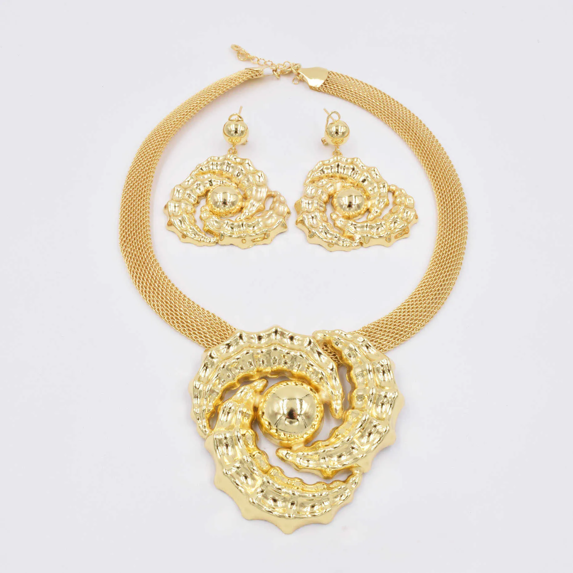 Haute qualité Ltaly 750 couleur or ensemble de bijoux pour femmes perles africaines bijoux mode collier ensemble boucle d'oreille bijoux 2106192357245