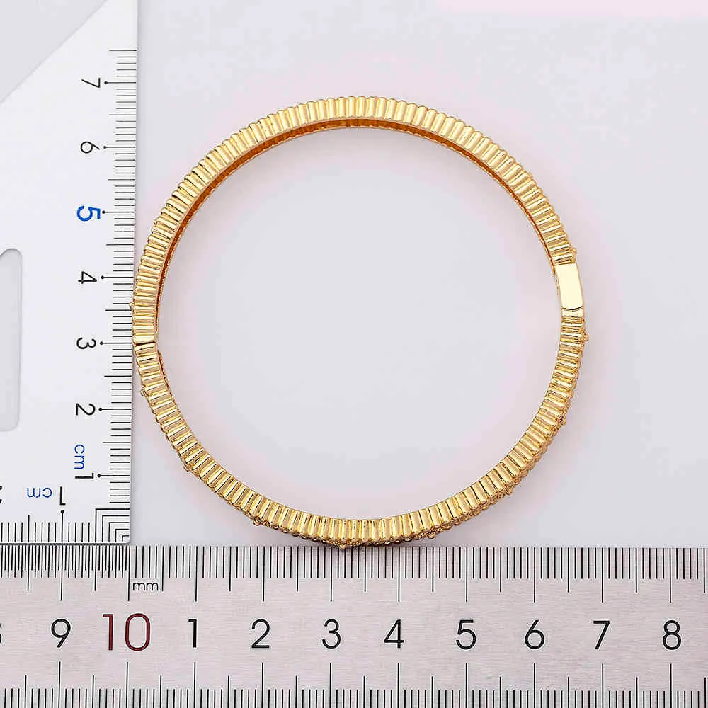 Luxo 14 estilos famosa marca jóias cor do ouro cobre zircão pulseiras pulseiras feminino oco cristal pulseira gift222u
