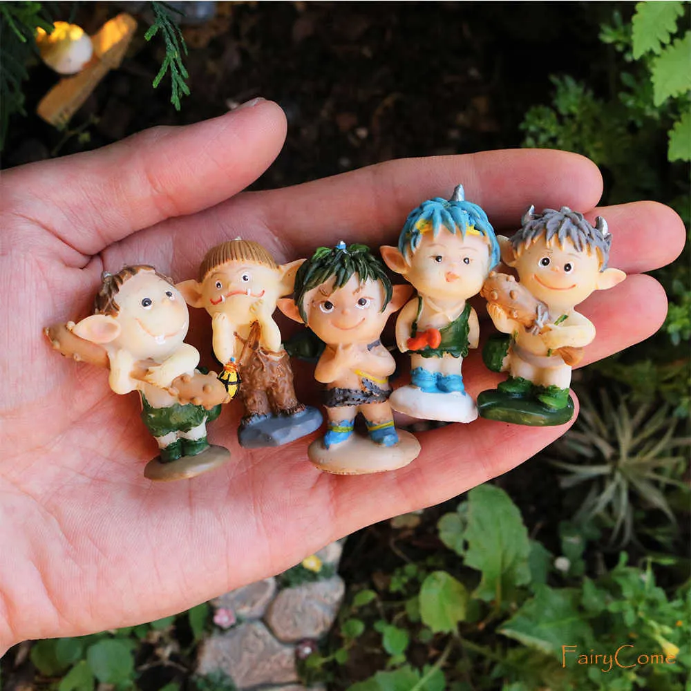 Set di 5 Miniatura Giardino Mini Elfi Resin Forest Tiny Pixie Fairy Gnome Figurine ELF Figure Ornamenti Miniture 210804