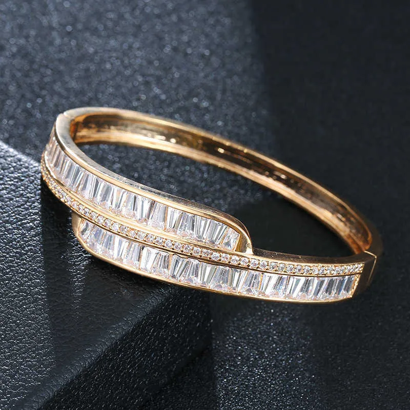 Hot Style Elegant Deserve to Act the Role of Contracted Personality Copper Inlay Zircon Bracelets Rings Suits Lady Bracelet Q0717