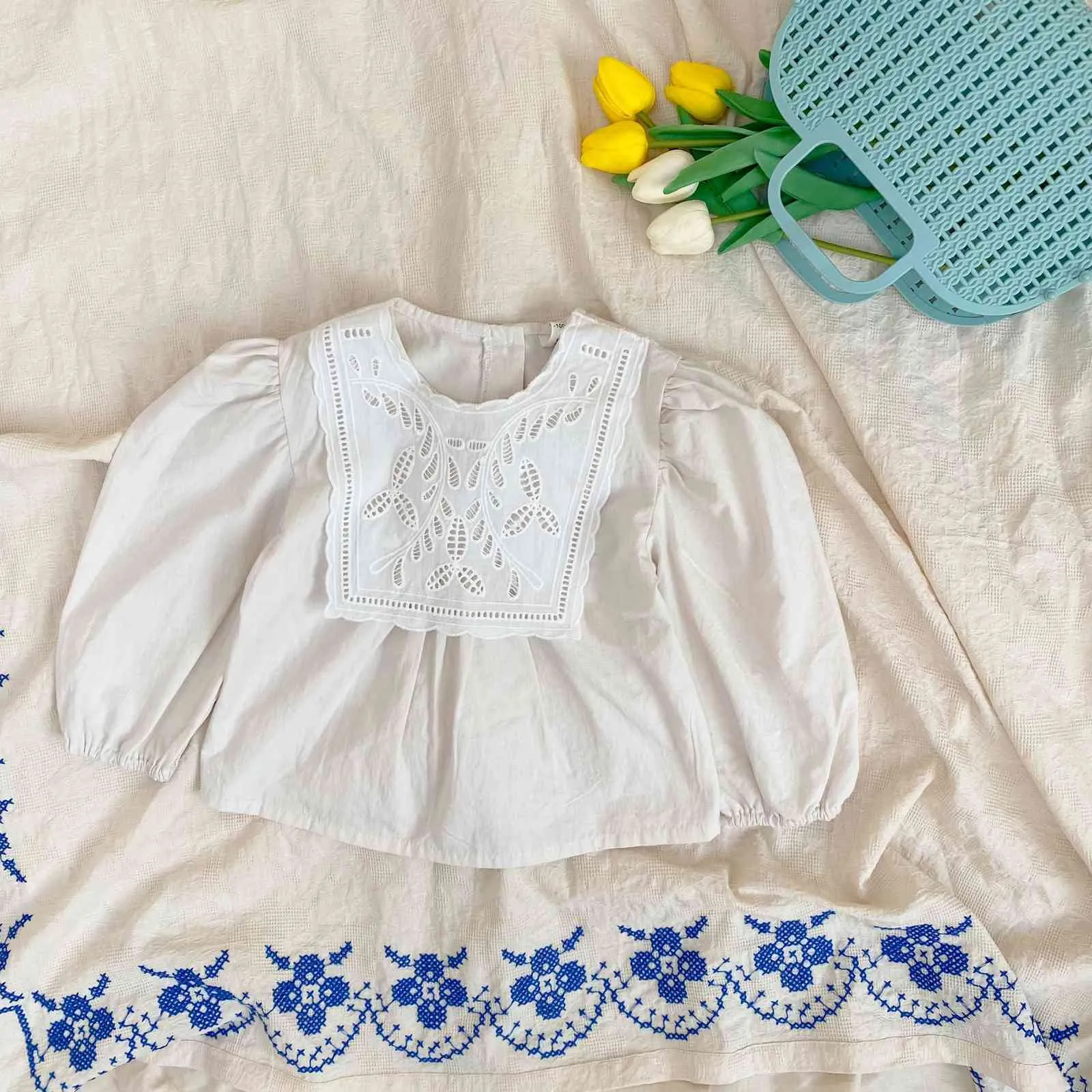 Girls Blouse White Shirts Cotton Lace Shirt Spring Long Sleeve O-neck Child Kids Baby Toddler Tops 1-6 Year 210413