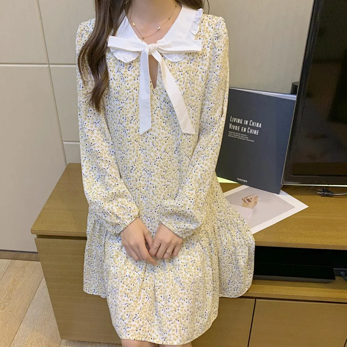 シフォン花柄のドレス女性のゆるいと薄い人形襟ミニスカート夏の韓国のファッション婦人服210520