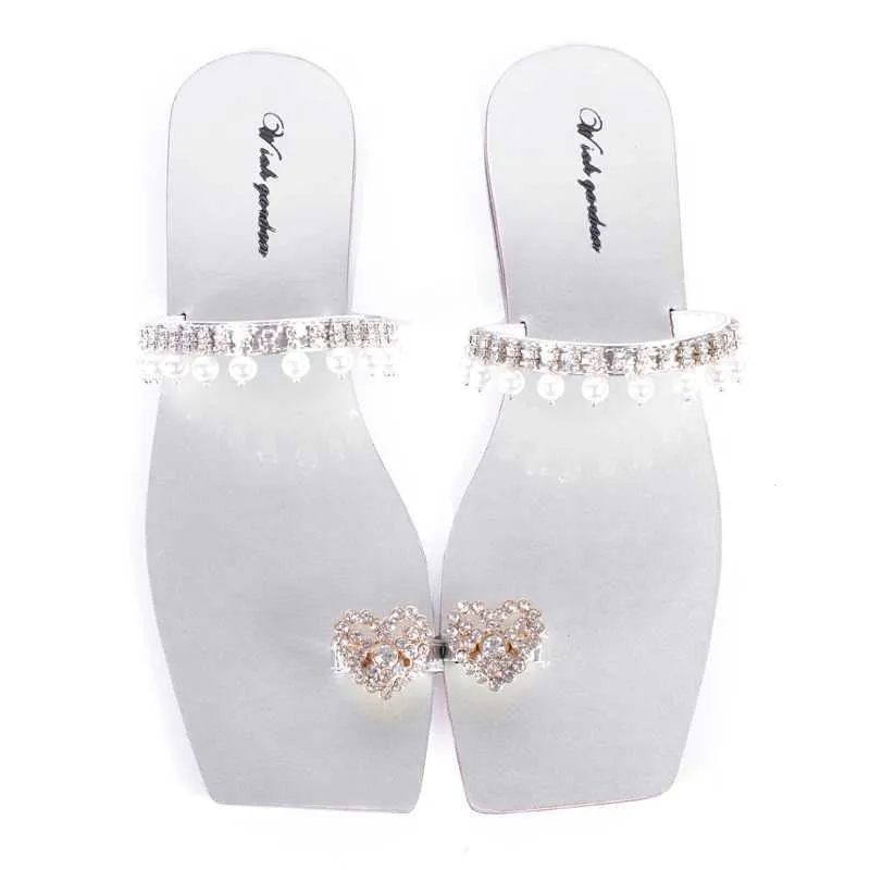 2021 Ny sommarkvinnor Fashion Diamond Sandaler Casual Beach Pearl Shining Skor T-Strap Thong Flip Flops Boho Flat Slippers Y0721