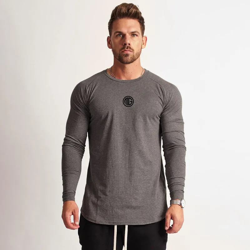 T-shirt a maniche lunghe in cotone primaverile da uomo Palestra Fitness Bodybuilding Allenamento T-shirt skinny Moda maschile T-shirt Abbigliamento sportivo di marca 210421