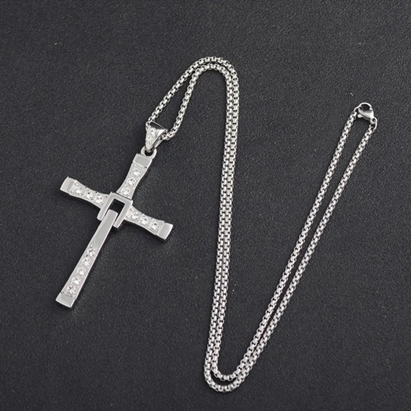 Naszyjnik w zawieszkach ze stali nierdzewnej męskiej filmu szybko i wściekły CZ Crystal Jesus Christian Cross z Rolo Chain2720