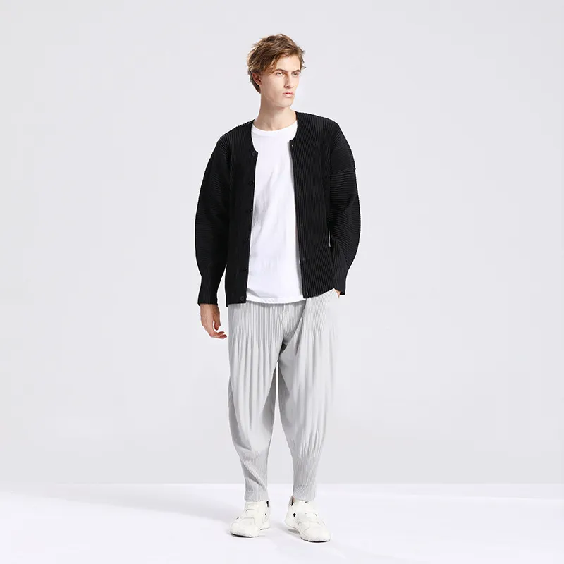 IEFB Mäns pläterade jacka Vårrund hals solid färg Koreansk Streetwear Cardigan Design Svartrockar Högkvalitativ 210524