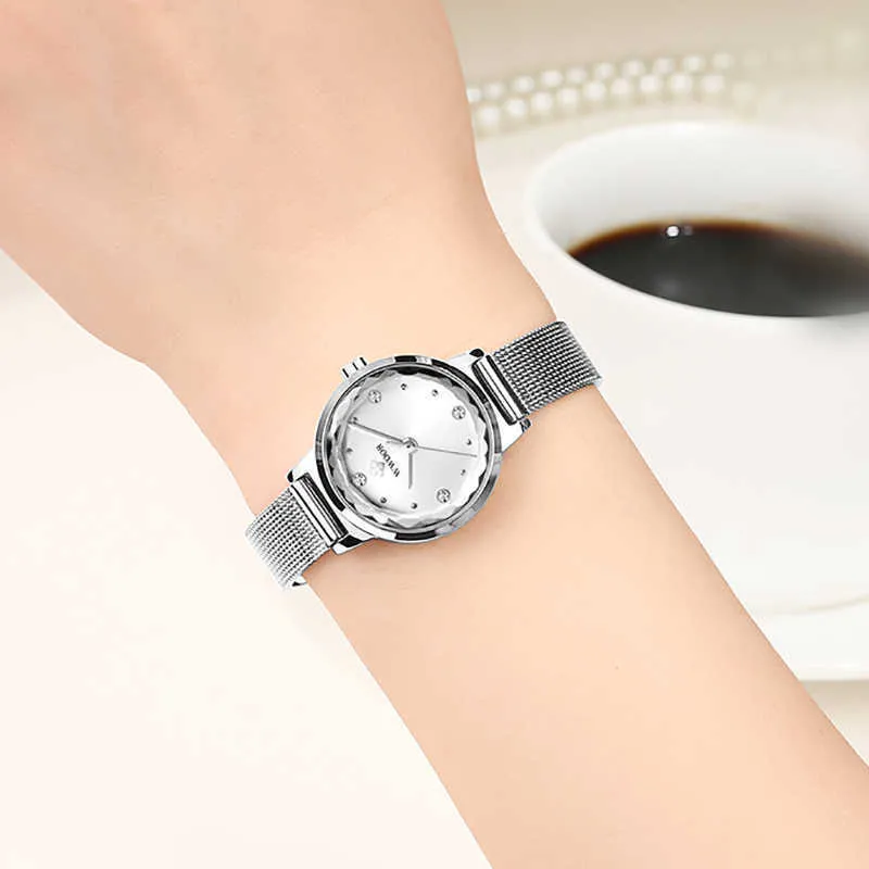 WWOOR Zilveren Horloge Vrouwen Horloges Dames Creatieve Stalen Vrouwen Armband Horloges Vrouwelijke Waterdichte Klok Relogio Feminino 210603214p