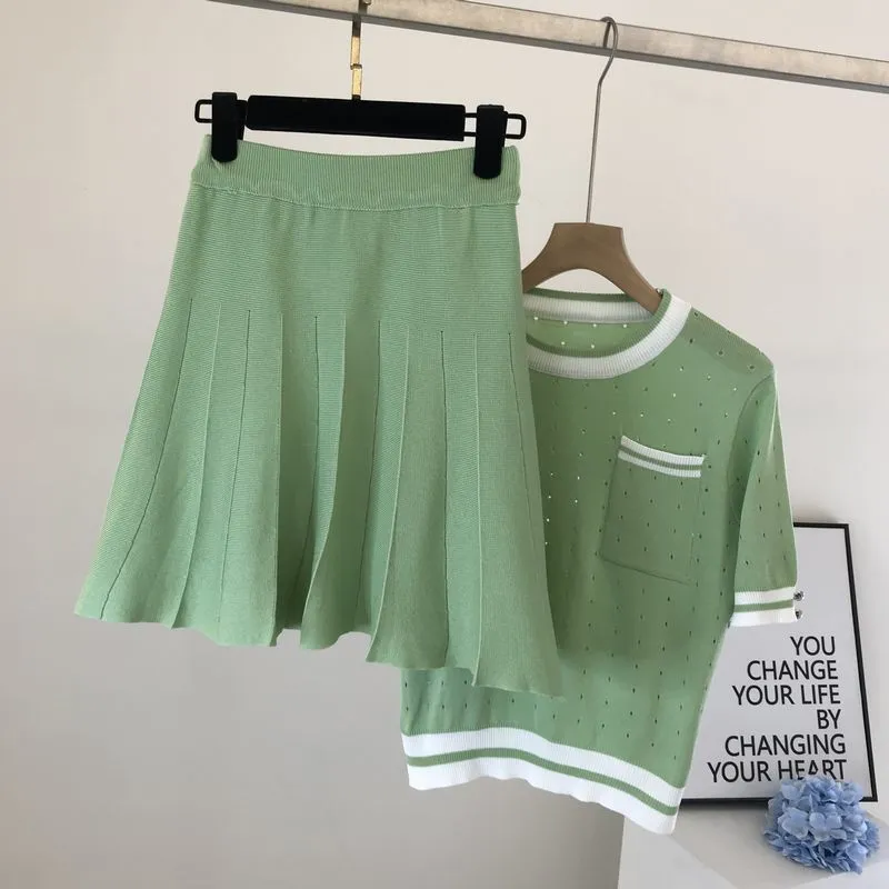 Summer Ins Green Fashion Casual Punto de punto Conjunto de 2 piezas Mujeres Crop Top Jersey Suéter + Falda plisada Conjuntos Ensemble Femme 210514