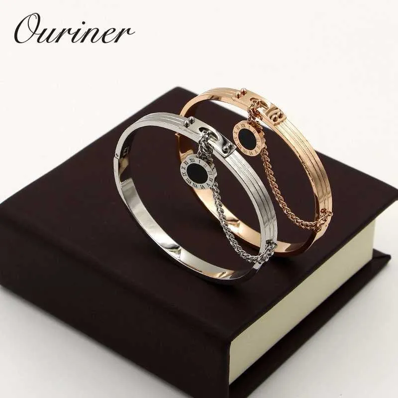 Fina smycken svart rund tagkedja armband romerska siffror armband för kvinnor klassiska märke smycken rostfritt stål armband 104 Q3524383