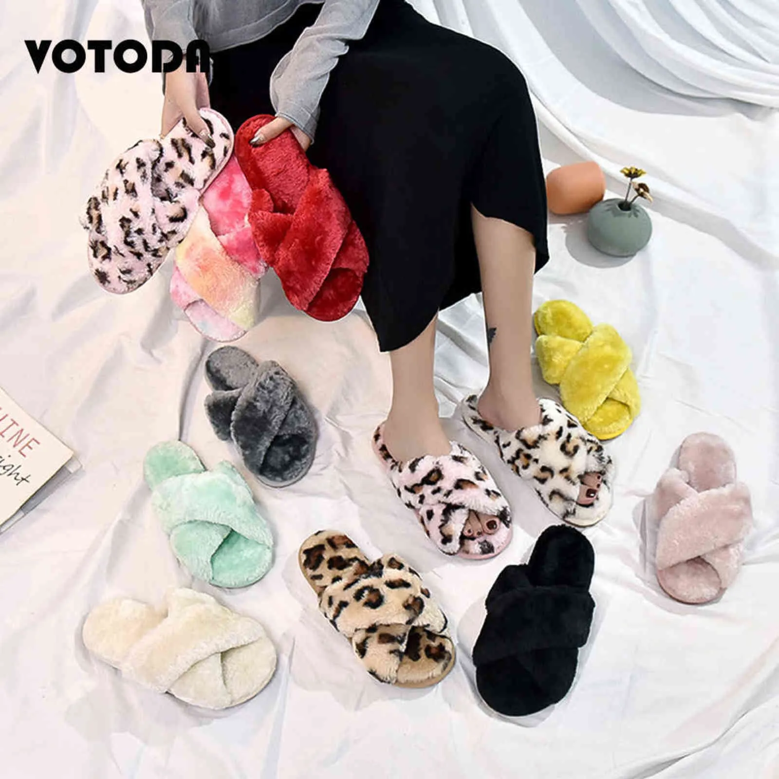 Vinter Varma Kvinnor Furry Tofflor Kors Kanin Fur Slides Regnbåge Leopard-Print Fur Flip Flop Kvinna Platt Bekväma Golvskor H1122