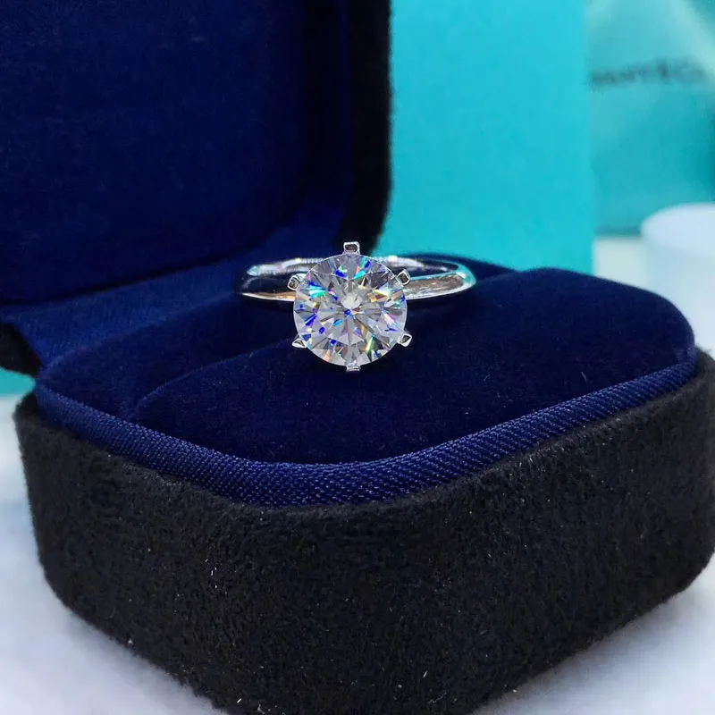 Z certyfikatem Luksusowy Solitaire 2.0CT Cyrkonowy pierścień Diamentowy 925 Solid Silver 18k Białe złote obrączki dla kobiet CR168