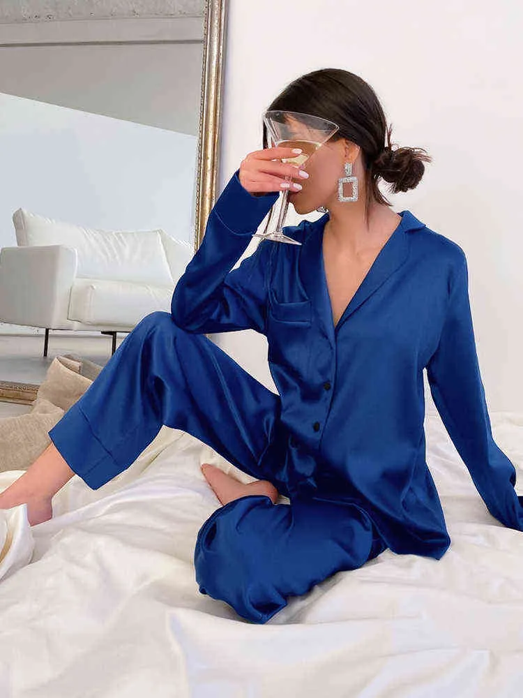 女性の寝室のサテンポケットの固体長袖パジャマ春セクシーな女性セット211112のための青いシングルブレストホームスーツ