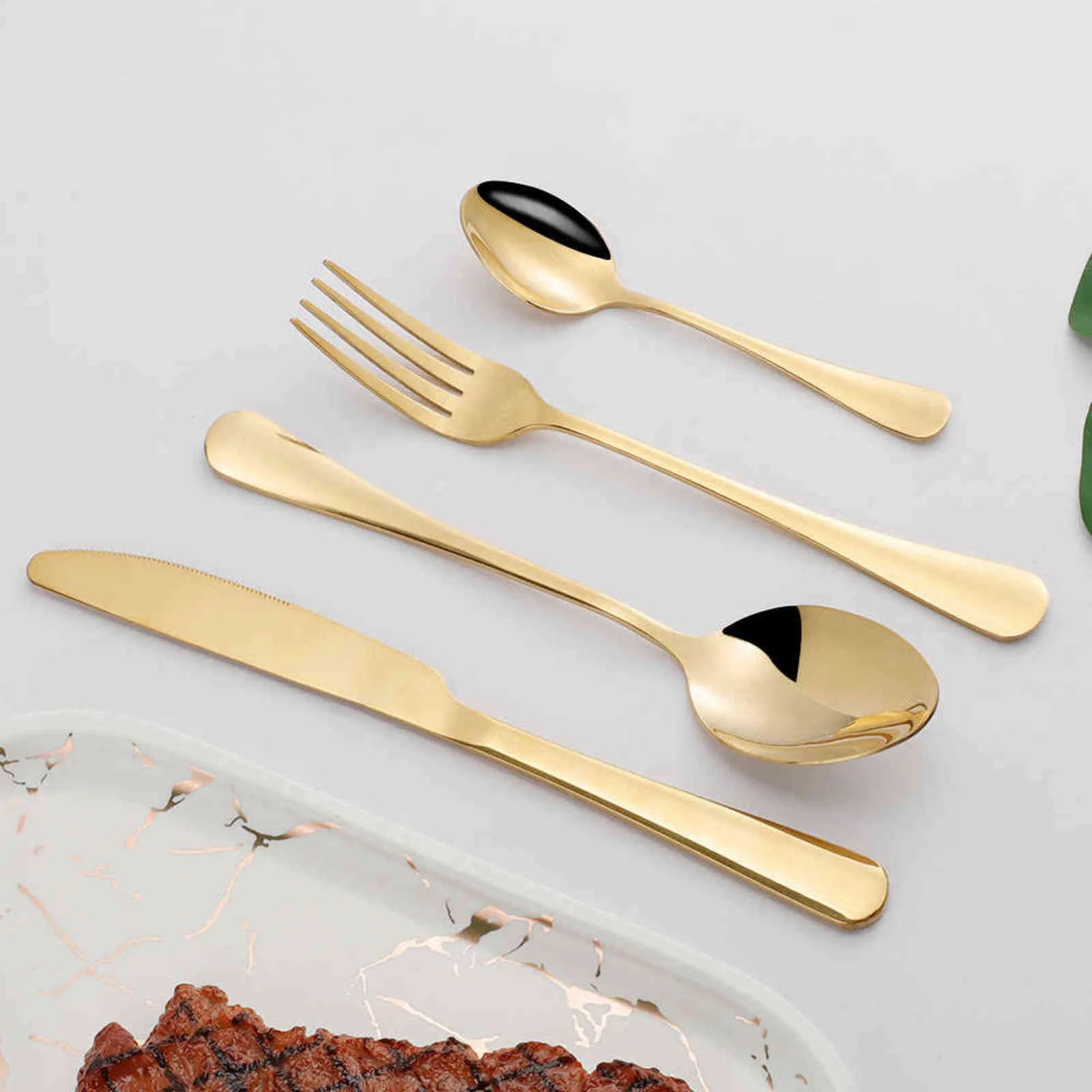 Złoty sztućce Zestaw Western Flatware 16 sztuk Nóż Widelec Spoon Obciągarka Zestaw Obiad Zestaw Zestaw Naczynia Zestawu Zestawu Stołowe 211112