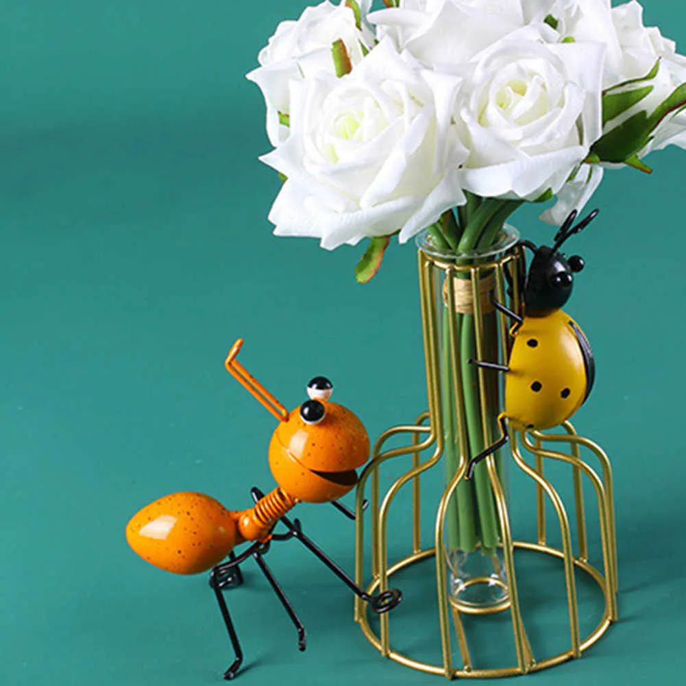 4 stks Kleurrijke Leuke Tuin Art Metal Sculptuur Ant Ornament Insect voor Opknoping Wall Art Garden Gazon Decor Indoor Outdoor 210811