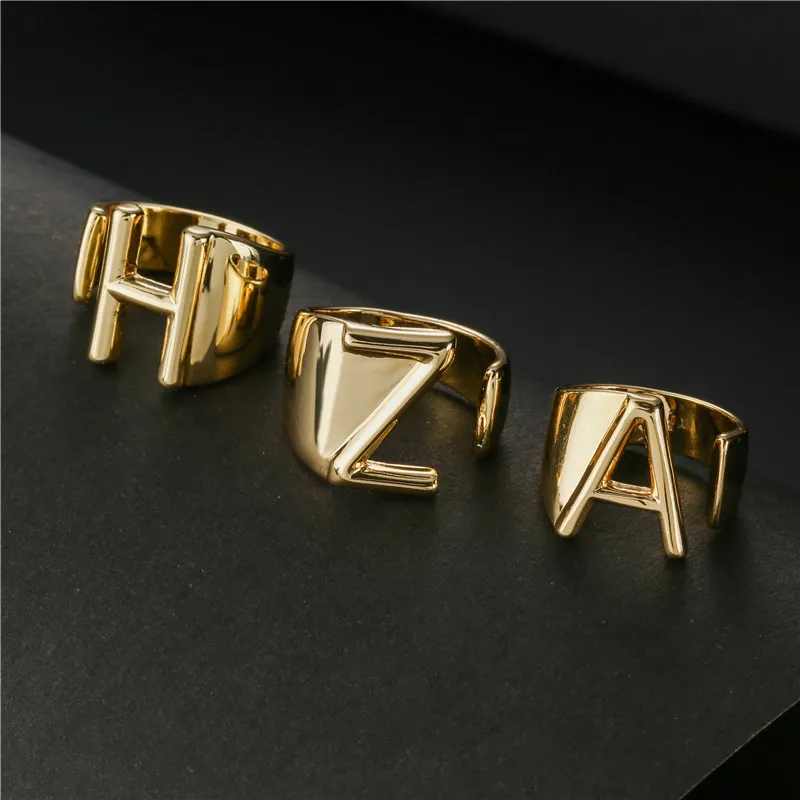 جوفاء A-Z رسالة ذهبية اللون معدن قابل للتعديل فتح حلقة الاسم الأبجدية أنثى حزب مكتنزة مجوهرات عصرية واسعة