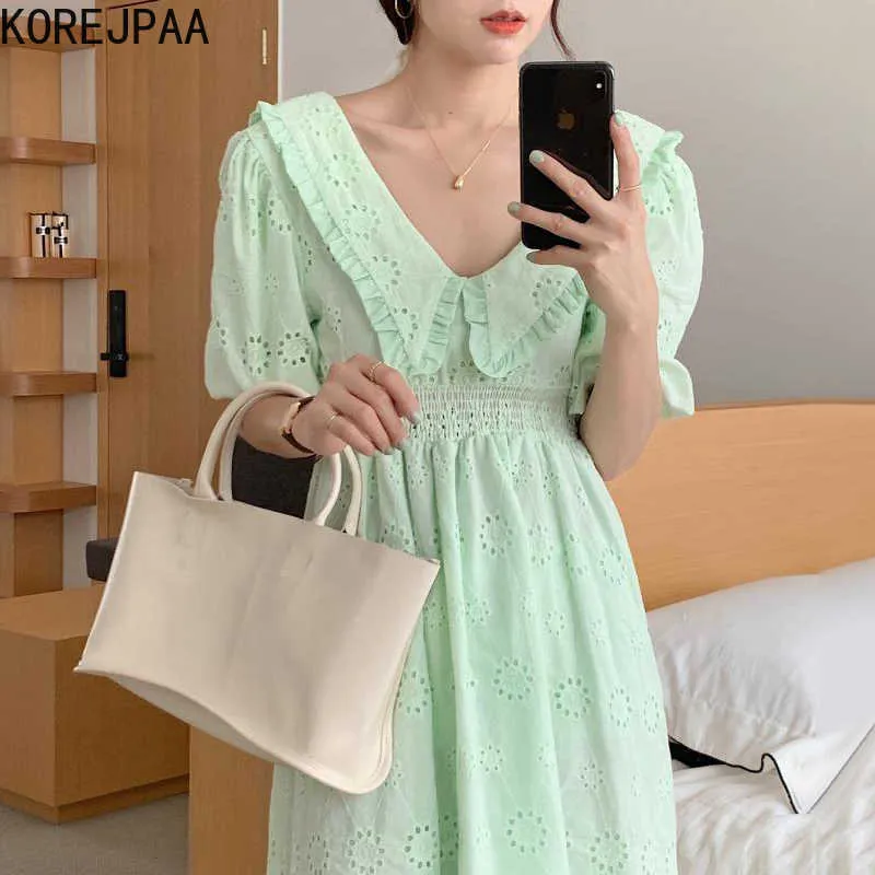 Korjpaa Kvinnor Klänning Koreansk Fashion Chic Elegant Docka Krage Ruffle Backless Hollow Broderi Bubble Sleeve Long Vestido 210526