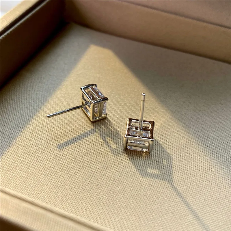 Asscher Cut 1 5CT Lab Diamond Stud Earring 100% Real 925 Sterling Silver Jewelry Engagement Wedding örhängen för kvinnor Bridal237q