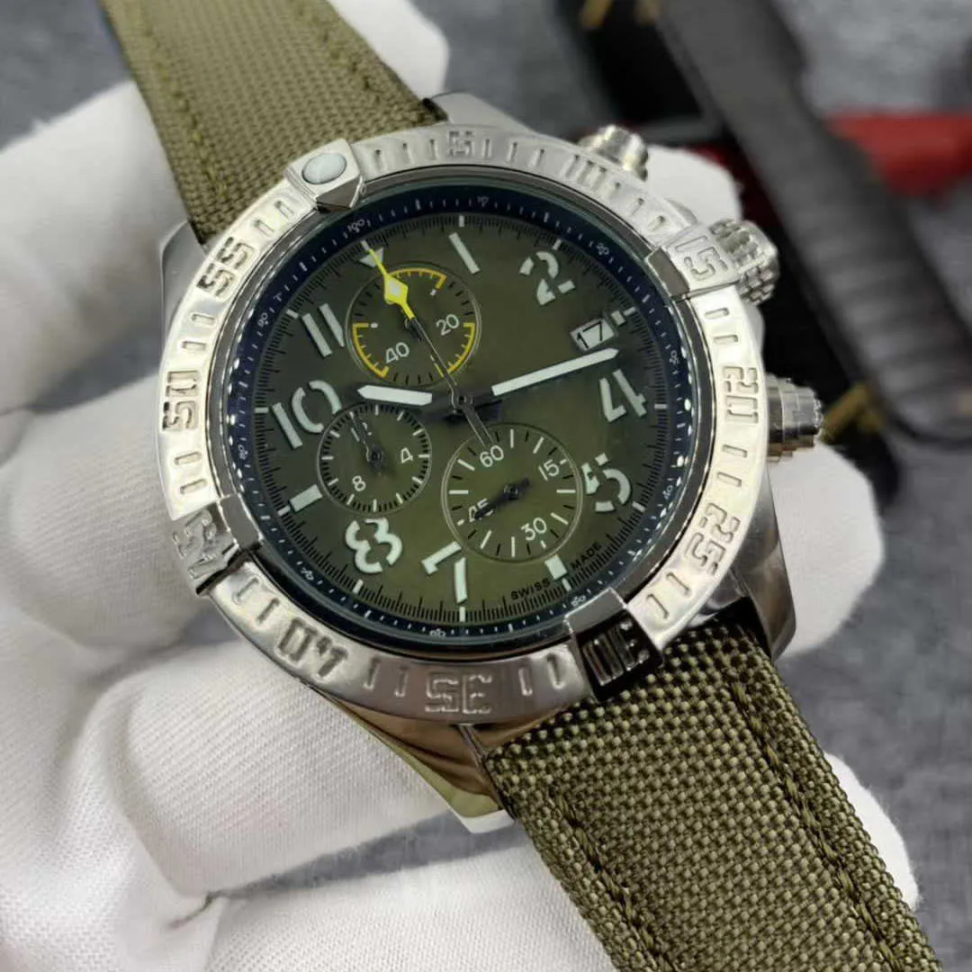 PVD ze stali nierdzewnej 316L zegarki Mężczyzn Avenger Quartz Chronograph 45 Nocna misja zegarek stalowy zapięcie męskie Męskie ścieżki powietrzne WR273C