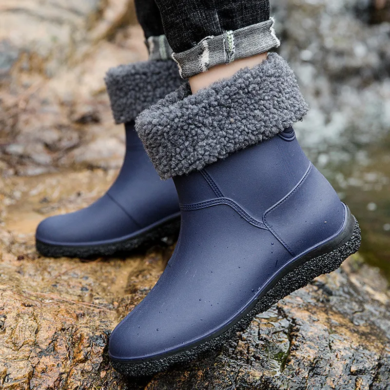 Zapatos impermeables de tubo medio de invierno para hombre, Botas de lluvia antideslizantes que mantienen el calor, zapatos de goma de seguridad resistentes, talla 39-44