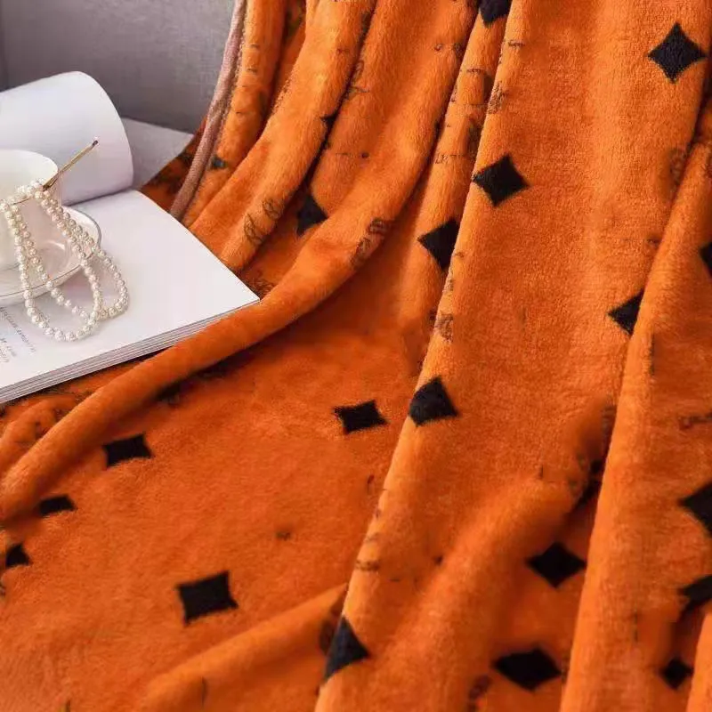 Nieuwste letter Designer Dekens Home Sofa Bed bladafdekking Flanel Warm Weding Deken vier seizoenen 150 200cm279l