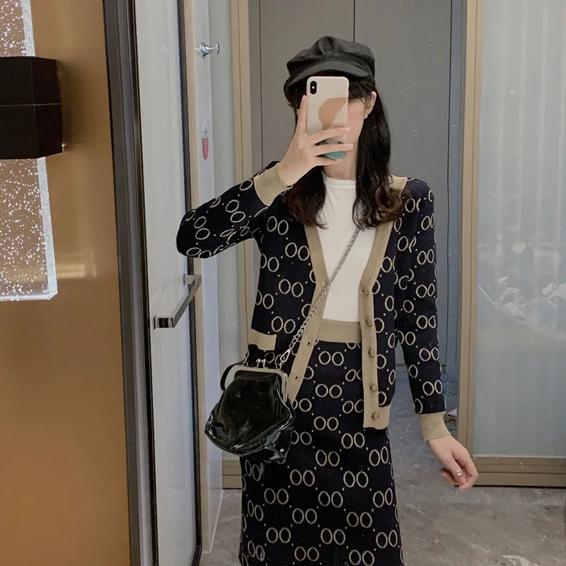 Cárdigan de punto a la moda, traje de contraste de Color para mujer, elegante falda de tubo de dos piezas para oficina, manga de estilo coreano 220302