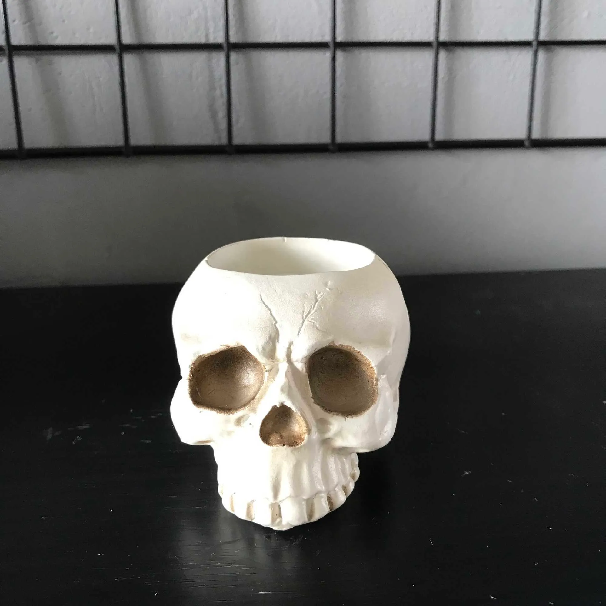 Small Skull Head Ashtray Candlestick Candle Holder Tray Molds Silicone Craft Clay Mould for Concrete Resin Pot Making 210722