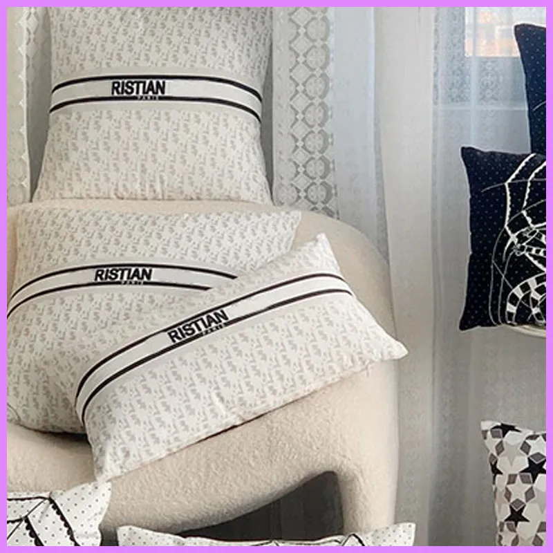 2021 дизайнерская подушка гостиной спальни подушки дизайнеров прикроватные подушки с D буквы подушки женщин мужские офисные высокое качество D2110153F