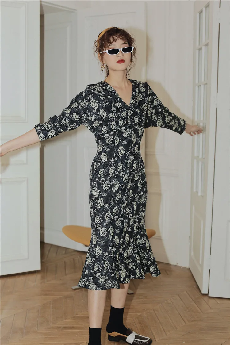 Noir Rose Imprimer Vintage Robe Femmes Automne V Cou Floral Dames Moulante Longue Chic Coréenne Vêtements De Mode 210427