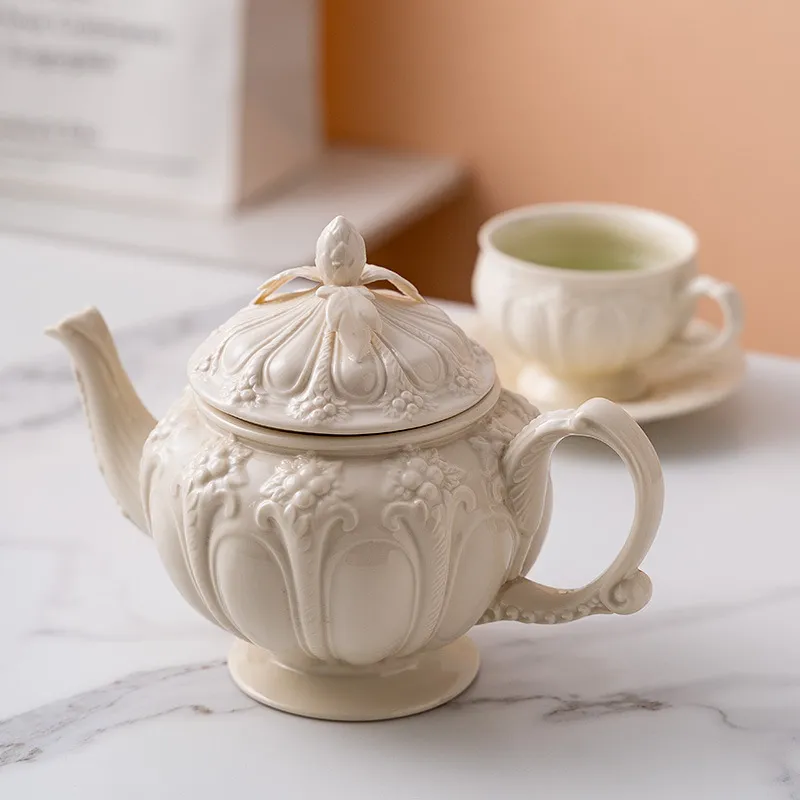 Piattino tazza di caffè in ceramica goffrata al latte Creativo europeo tè pomeridiano Teiera Tazza da tè Semplice porcellana bianca213W