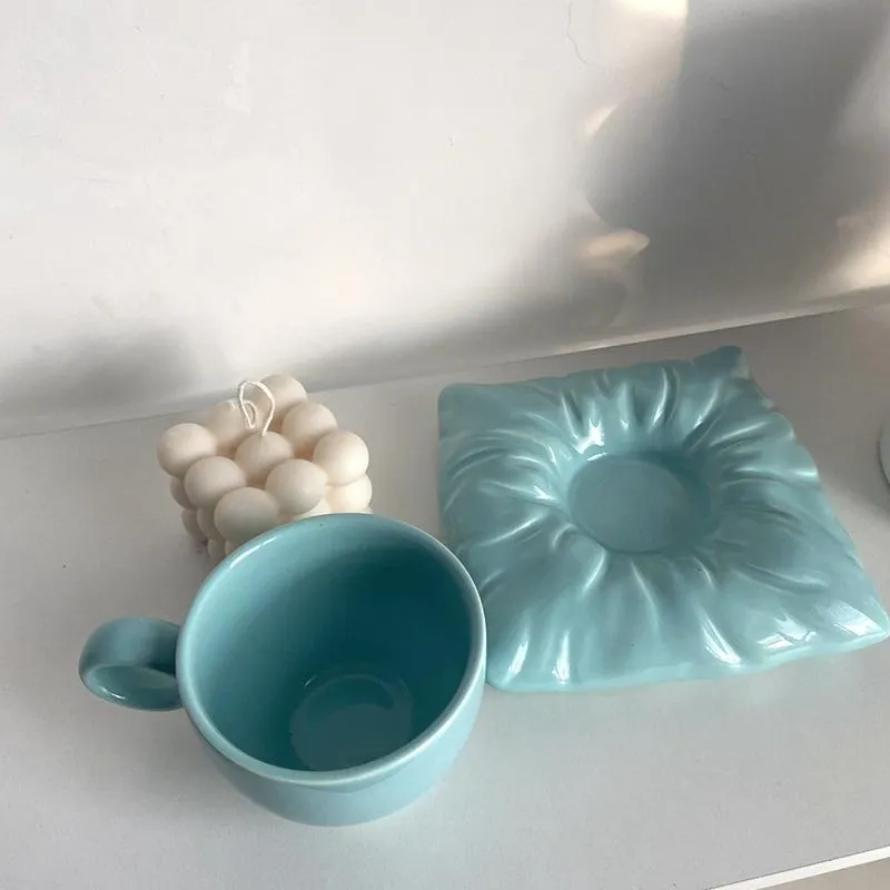 Tasses Tasse en céramique nordique créative après-midi tasse à thé Macaron oreiller sac café crème glacée tasses à lait avec poignée bureau Decor202H