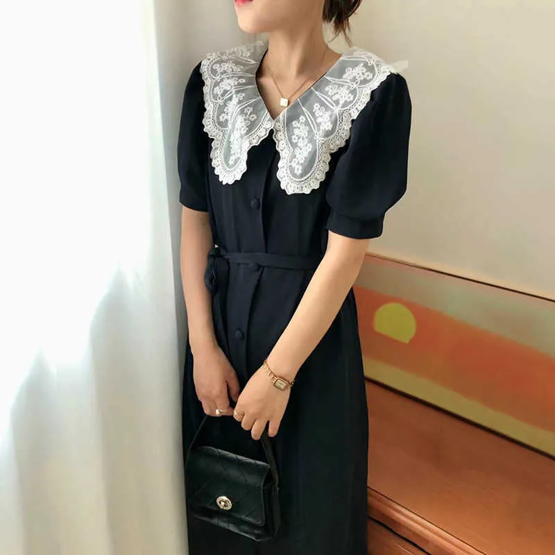 Korejpaa femmes robe été coréen Chic français rétro dentelle Crochet poupée col couture simple boutonnage manches bouffantes Vestido 210526