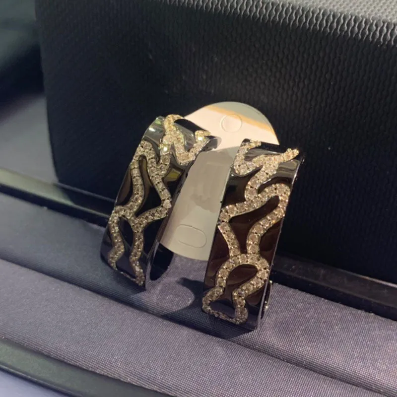 1:1Fashion Blak Grey Camouflage Earrings with High Quality Zirconia Women Luxury Brand Jewelry Gift