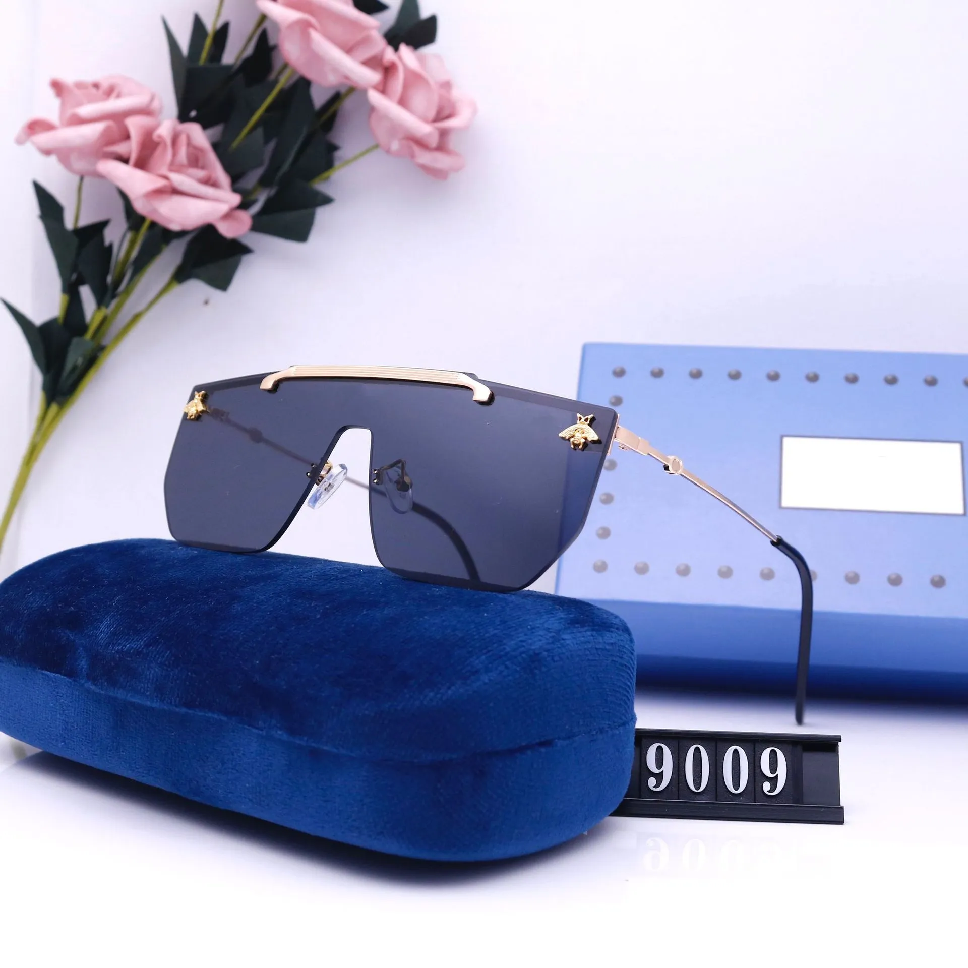 Europe and America 2022 new luxury sunglasses men and women street sunglasses travel fashion glasses0243u