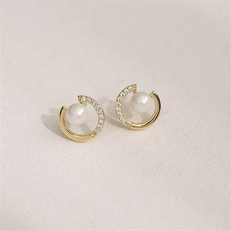 Trendy Round Exquisite Pearl Round Round C-Simple Stull Orecchini donne Fashion Crystal Jewelry
