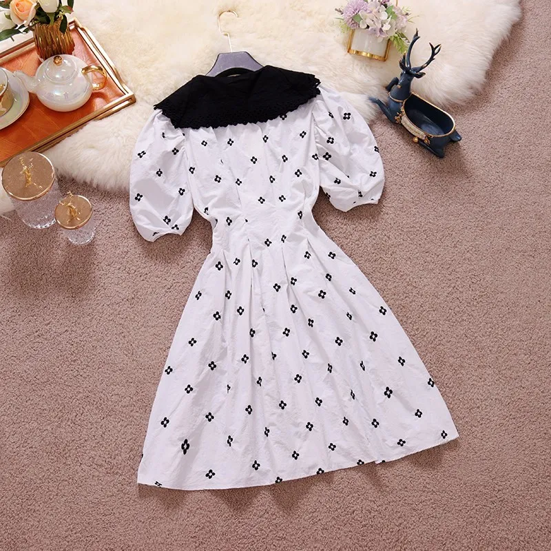 Sommarflicka Blomma Broderad Mini Dress Kvinnor Pan Peter Krage Puff Sleeve Hög midja Gullig Kawaii Party Robe Femme 210514