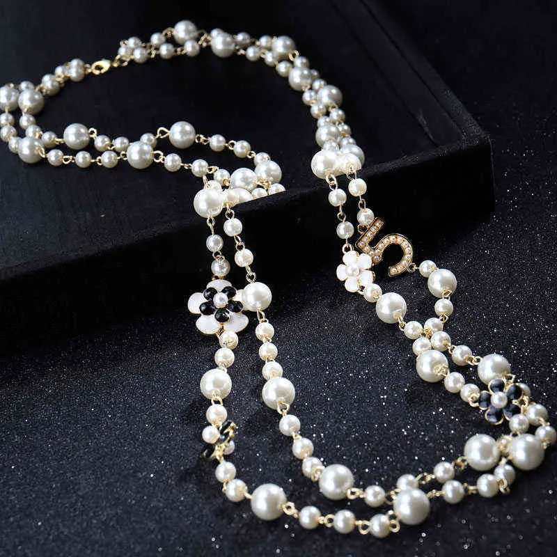 Wysokiej jakości kobiety Camellia Pearl wisiorki Naszyjnik podwójne warstwy długie łańcuchy Kołniegi de moda numer 5 biżuteria z imprezami kwiatową7476490