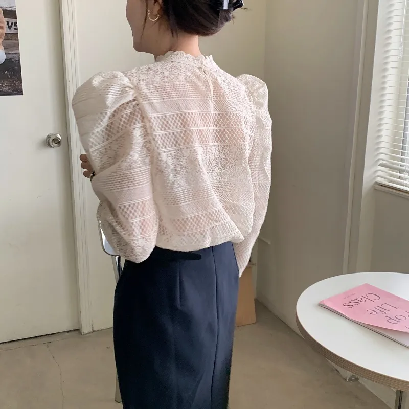 Casual Hook Flower Blouses Coreano Chic Vintage Camicetta Donne in pizzo Hollow Tops Stand Collar Sottile Albicocca Abrico Pulvello Sleeve Shirts 12624 210508