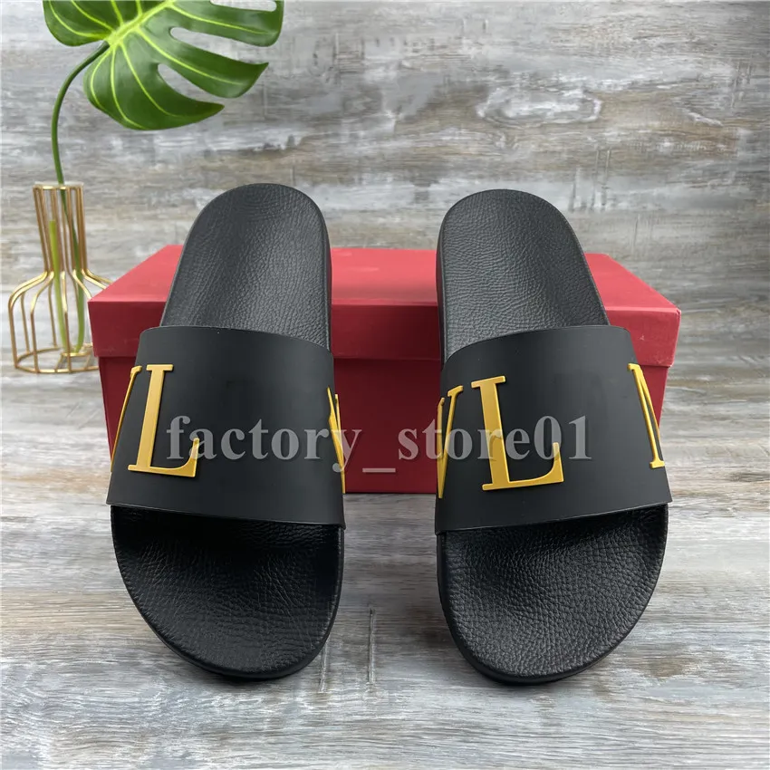 2021 V Word Mens Womens Slipper Summer Sandals Beach Slides Flat Leisure Slippers Ladies Sandali Bathroom Home Shoes Classic Stud Black Spikes Print White Pink