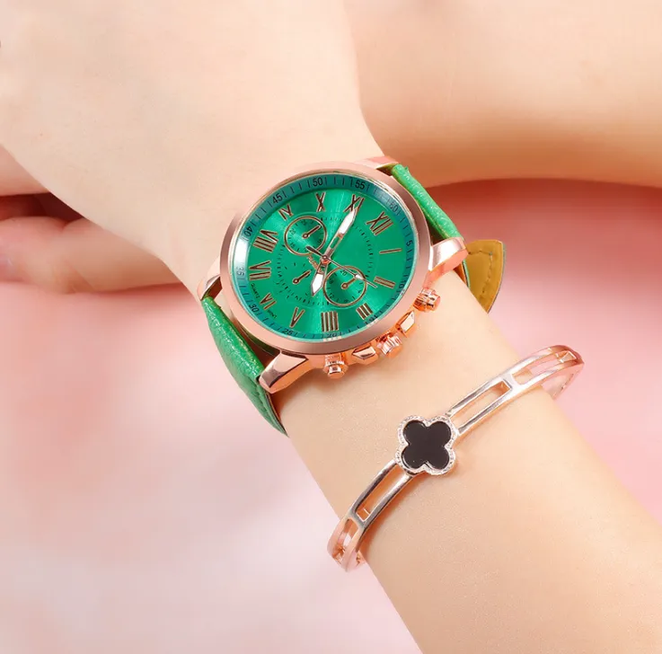 Roman Number Dial Fashion Woman Watch Retro Geneva Student Watches Womens Quartz Wristwatch With Blue Leather Band314i